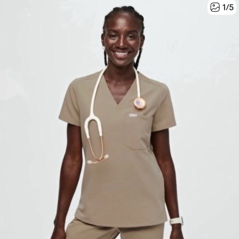 Figs Women’s Catarina Scrub Top - Latte